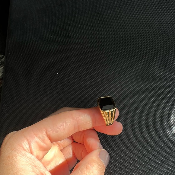 SAMPLE - BLACK SIGNET RING - Picture 3 of 5